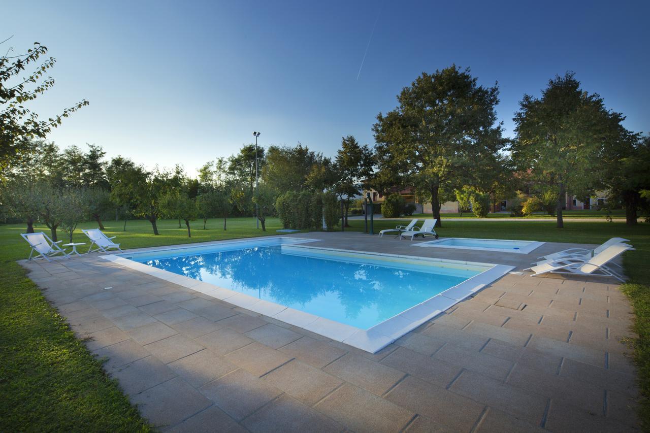 Agriturismo Borgo Tecla Rosa Exterior photo